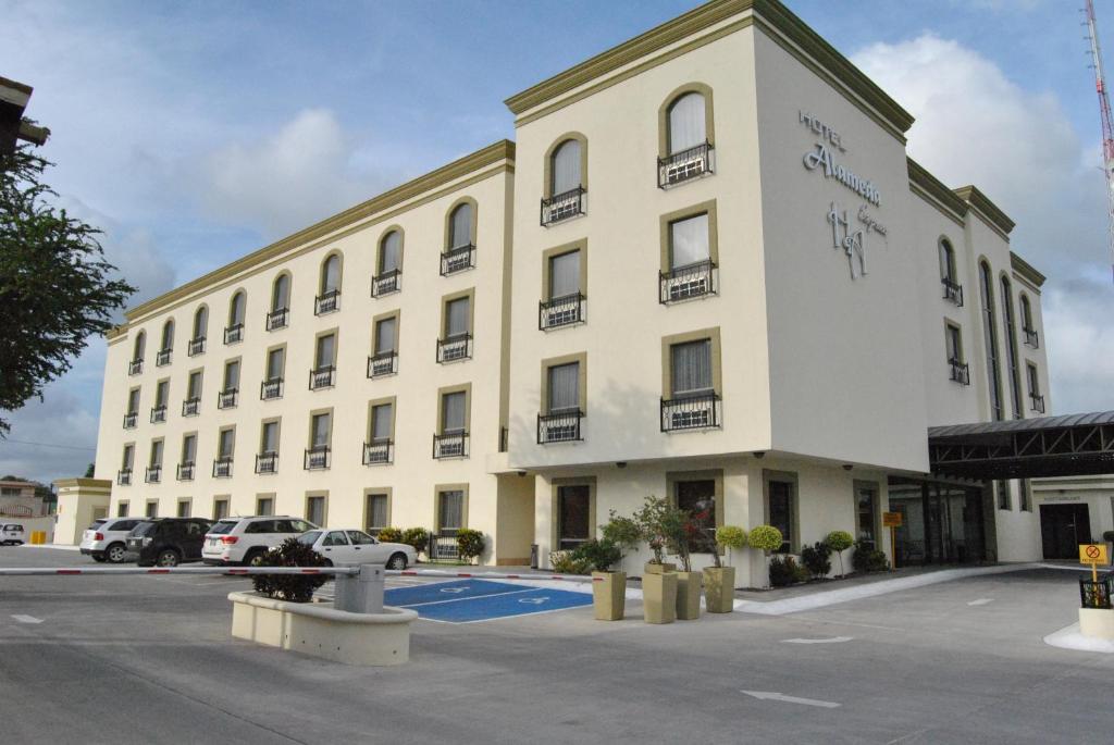 Hotel Alameda Express ماتاموروس المظهر الخارجي الصورة