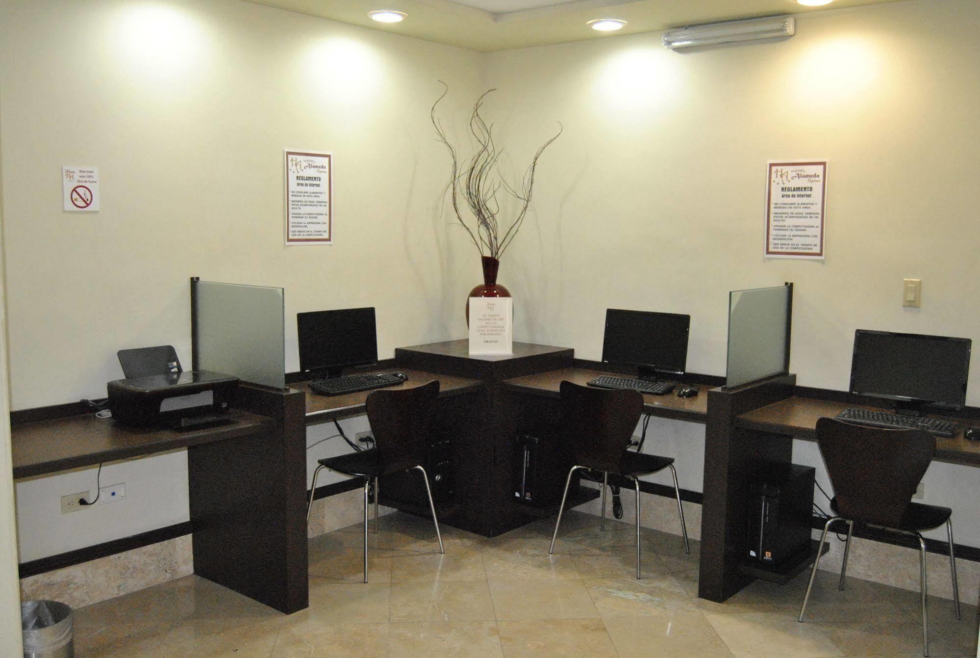 Hotel Alameda Express ماتاموروس المظهر الخارجي الصورة